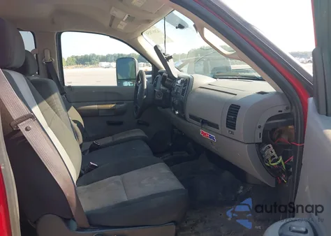 2008 Chevrolet Silverado 2500Hd Work Truck z USA, uszkodzony, nr VIN 1GCHK23638F101101